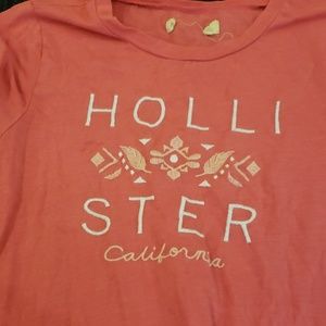 Hollister well worn t shirt med